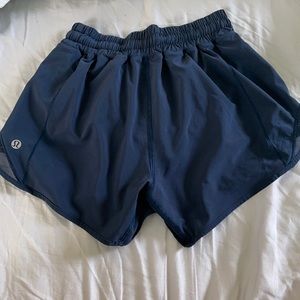 Lululemon Hotty Hot Short ll 2.5”